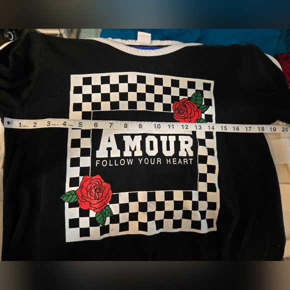 Black tee "Amour follow your heart" - Picture 8 of 9